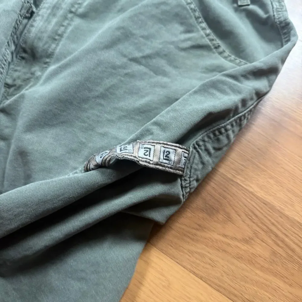 Men's Vintage 90's Levi's L2 Green Denim Baggy Jean Cargo Shorts Sz 36 x 10.5